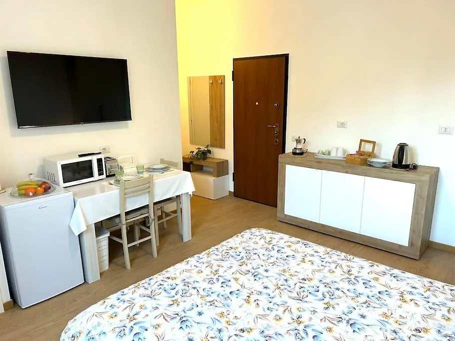 Apartment Blue'S Place - Vicino Stazione Chiasso Como Italy
