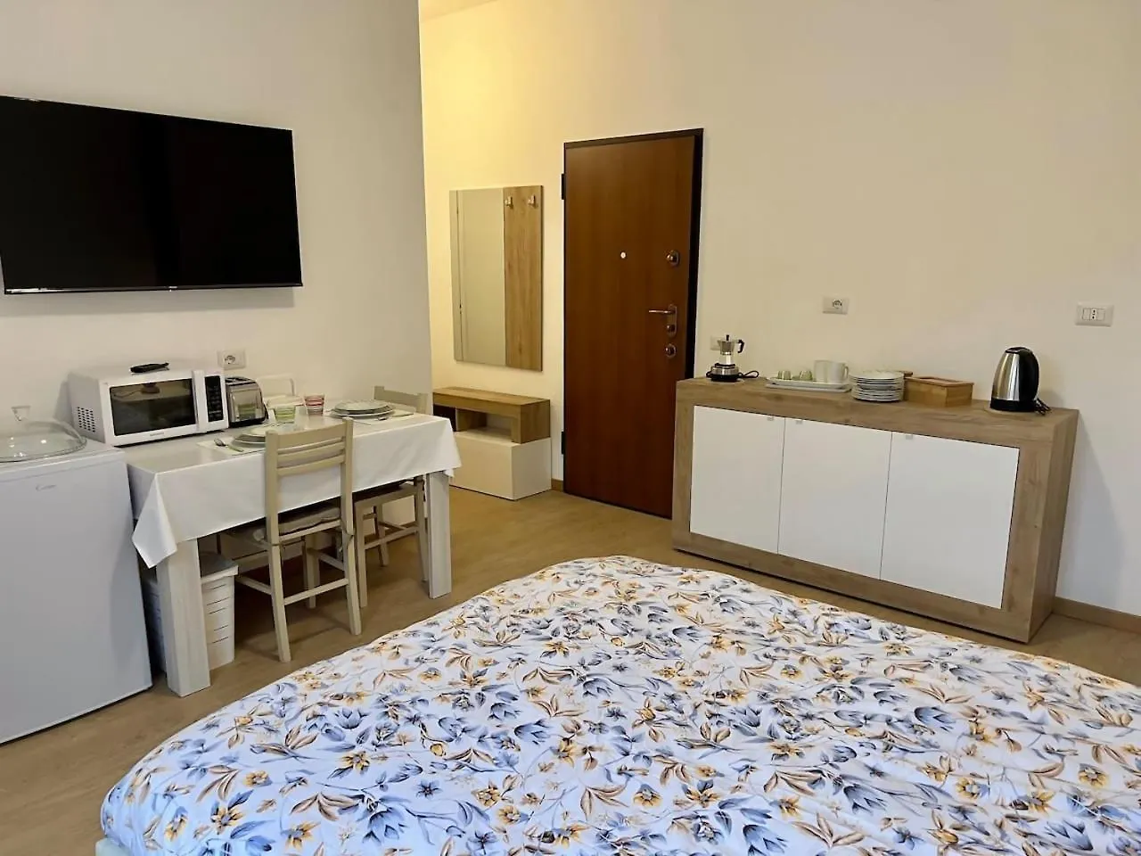 Blue'S Place - Vicino Stazione Chiasso Como 0*,  Italy